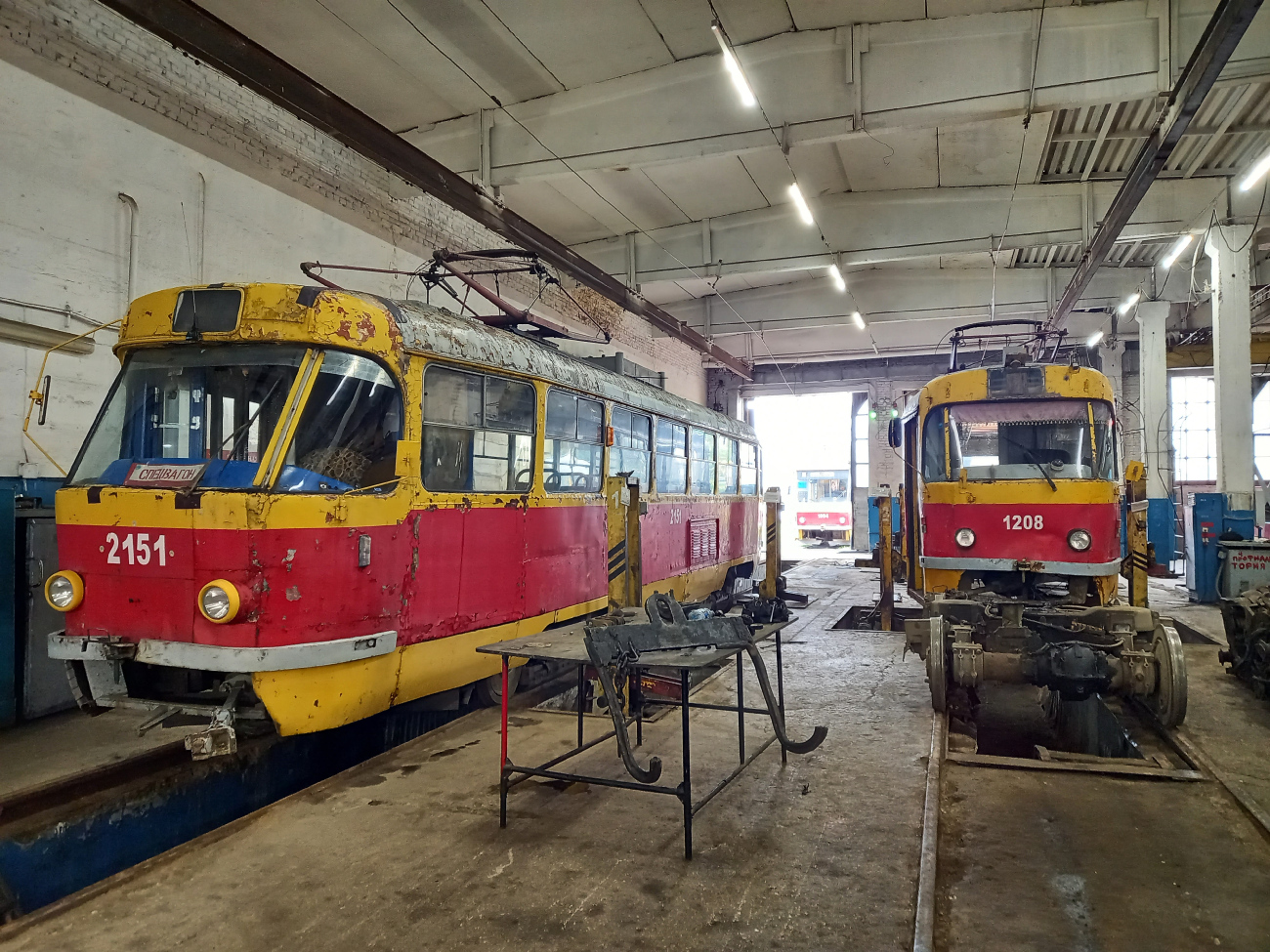 Барнаул, Tatra T3SU (двухдверная) № 2151; Барнаул, Tatra T3SU № 1208