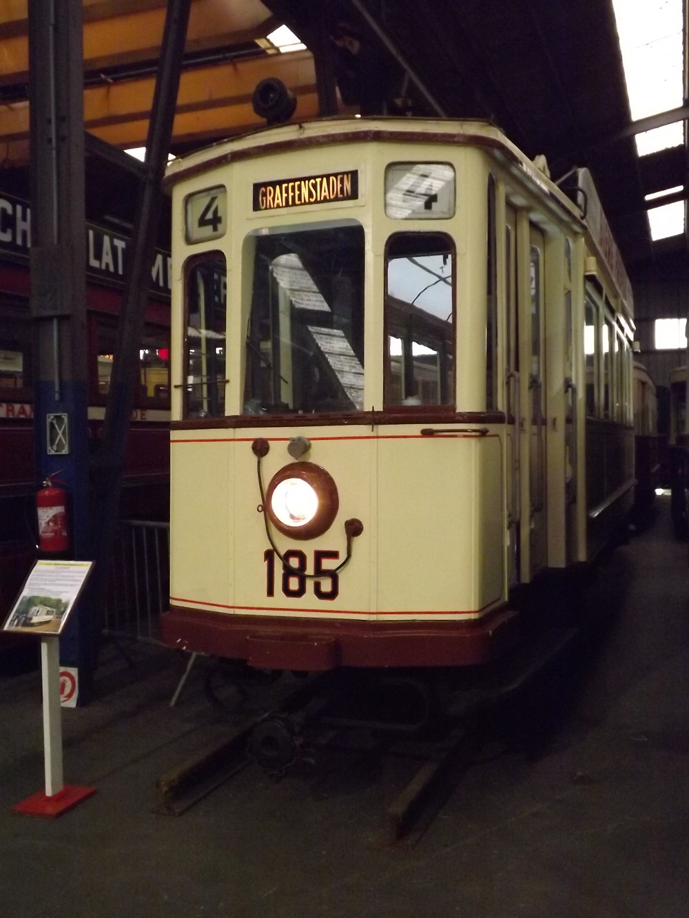 Paris - Versailles - Yvelines, Motrice Carel-et-Fouché nr. 185