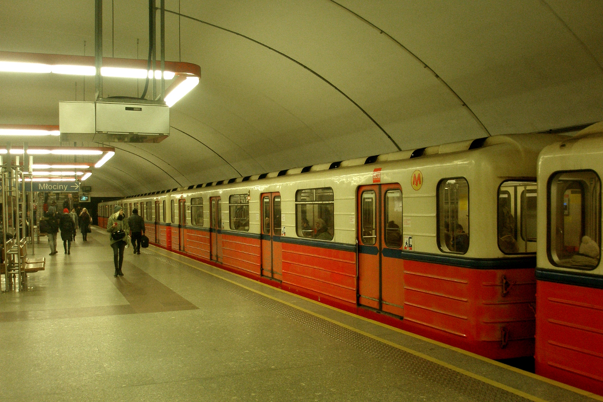 Warsaw, 81-714.3М № 437