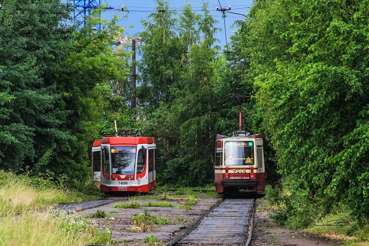 Санкт-Петербург, 71-631-02 № 7406; Санкт-Петербург, ЛВС-86М2 № 7012; Санкт-Петербург — Конечные станции и разворотные кольца