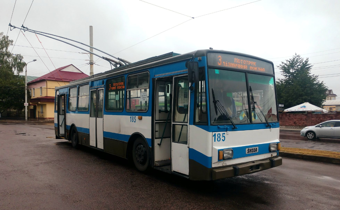 Ровно, Škoda 14Tr08/6 № 185