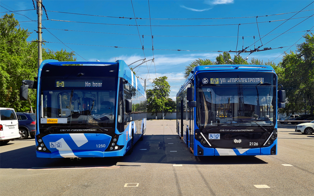 Saint-Petersburg, VMZ-5298.01 “Avangard” č. 1250; Saint-Petersburg, BKM 32100D «Olgerd» č. 2126