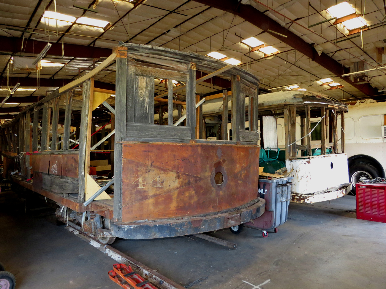 土桑, American Car Company # 44; 土桑 — Old Pueblo Trolley Collection