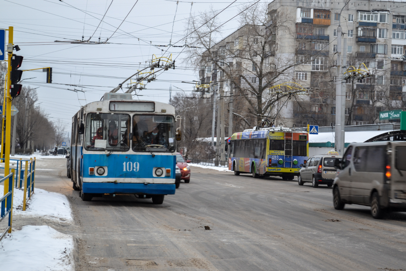 Sjevjerodoneck, ZiU-682V [V00] Br. 109; Sjevjerodoneck, BKM 321 Br. 403