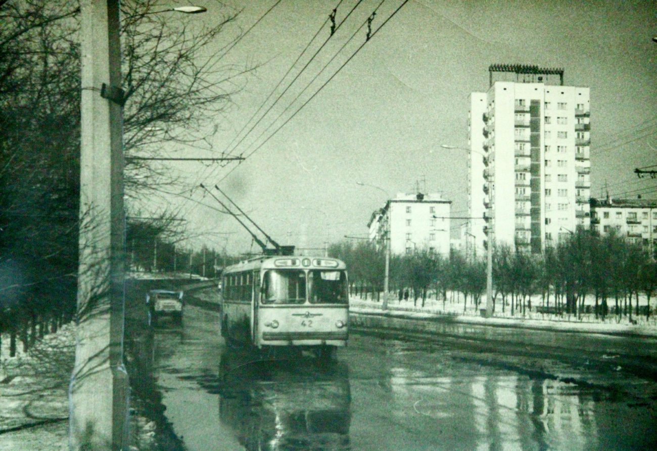 Волгоград, ЗиУ-5Д № 42; Волгоград — Старые фотографии — Волгоград; Волгоград — Троллейбусные линии: [1 и 4] Центральная сеть