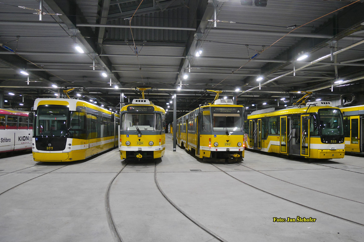 Pilsen, EVO 2 N°. 377; Pilsen, Tatra T3R.PLF N°. 320; Pilsen, Tatra KT8D5R.N2P N°. 292; Pilsen, Vario LFR.S N°. 333 Pilsen, EVO 2 N°. 377; Pilsen, Tatra T3R.PLF N°. 320; Pilsen, Tatra KT8D5R.N2P N°. 292; Pilsen, Vario LFR.S N°. 333