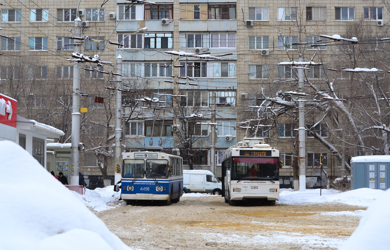 Волгоград, ЗиУ-682 (ВЗСМ) № 4456; Волгоград, Тролза-5275.03 «Оптима» № 1280 Волгоград, ЗиУ-682 (ВЗСМ) № 4456; Волгоград, Тролза-5275.03 «Оптима» № 1280