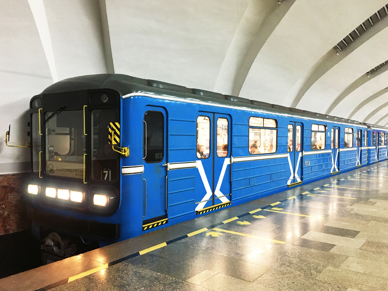 Екатеринбург, 81-717.5 (ЛВЗ/ВМ) № 8907