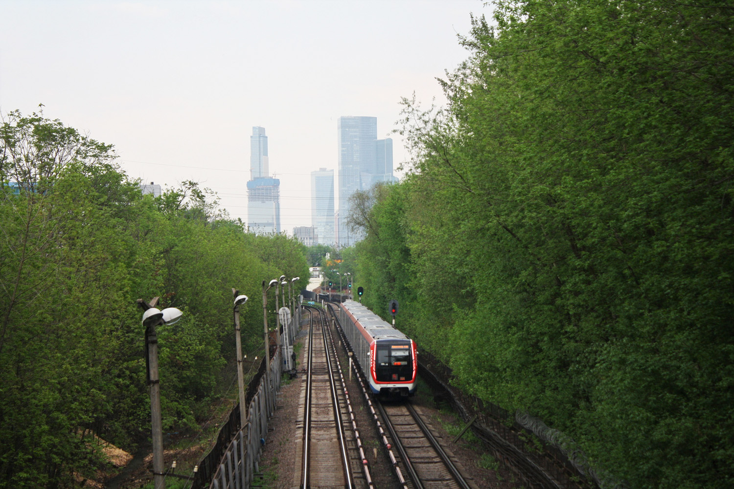 Москва — Метрополитен — [4] Филёвская линия