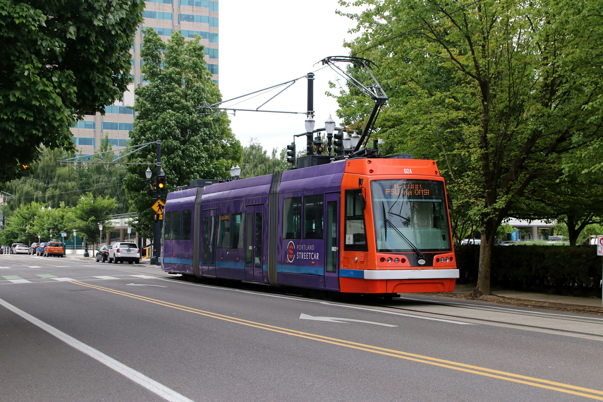Портленд, OR, United Streetcar 100T № 024