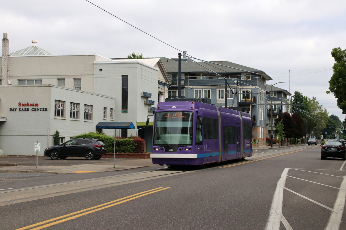 Портленд, OR, United Streetcar 100T № 024