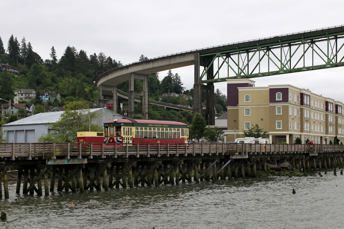 Астория, Четырёхосный моторный American № 300