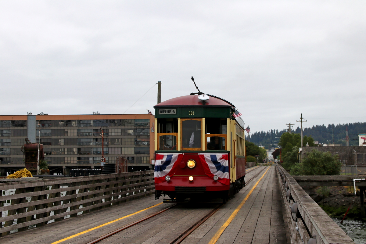 Астория, Четырёхосный моторный American № 300