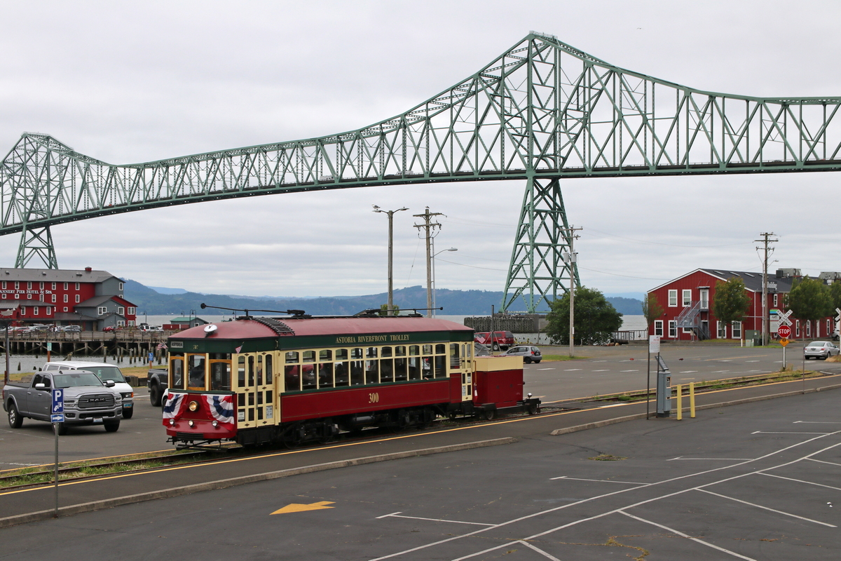 Астория, Четырёхосный моторный American № 300