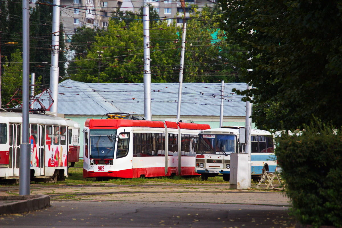 Самара, 71-631.01 № 962; Самара — Городское трамвайное депо