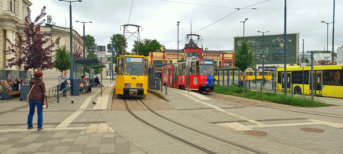 Львов, Tatra KT4D № 1162; Львов, Tatra KT4SU № 1143