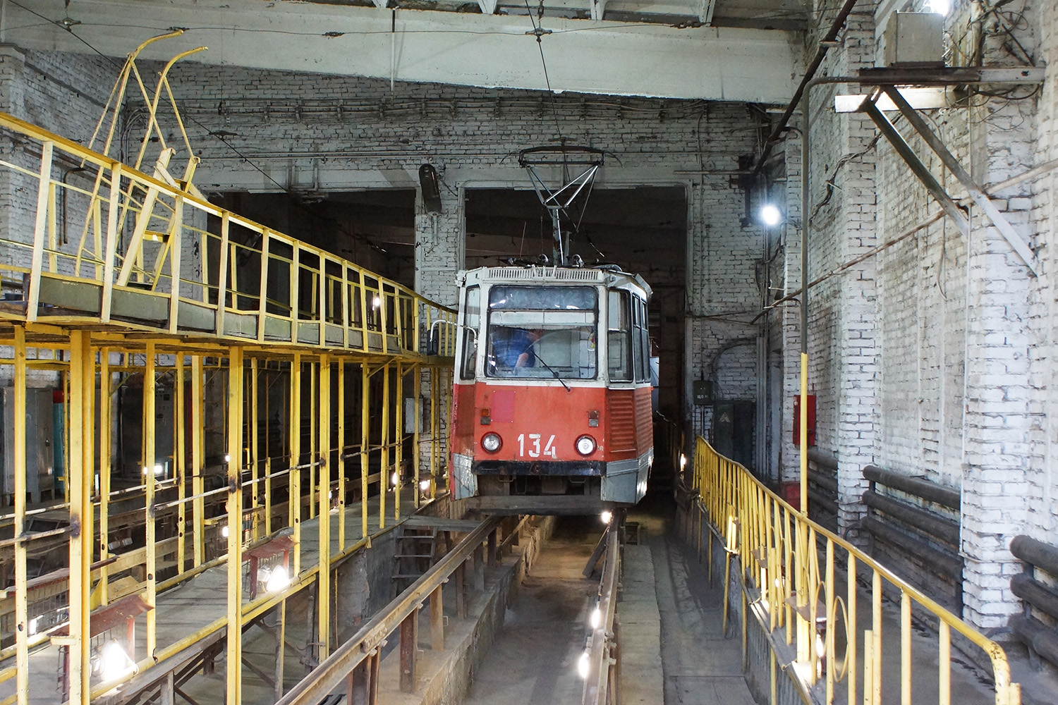 Бийск, 71-605 (КТМ-5М3) № 134