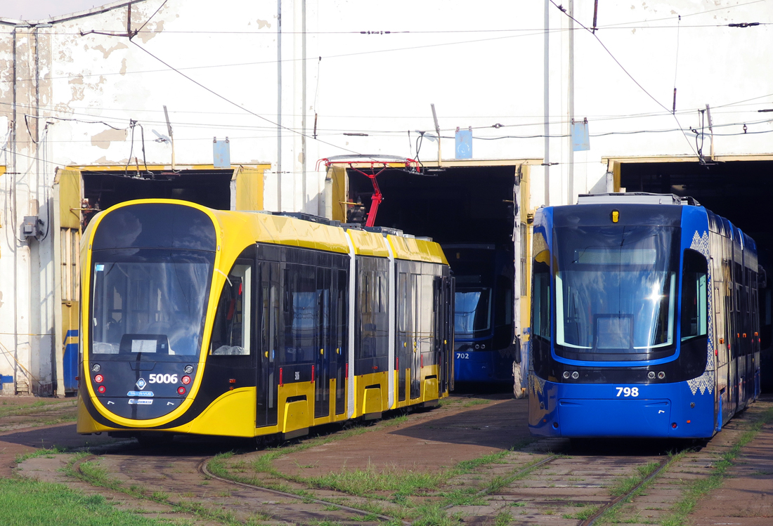 Киев, К1Т306 № 5006; Киев, PESA 71-414K-2 (Fokstrot) № 798