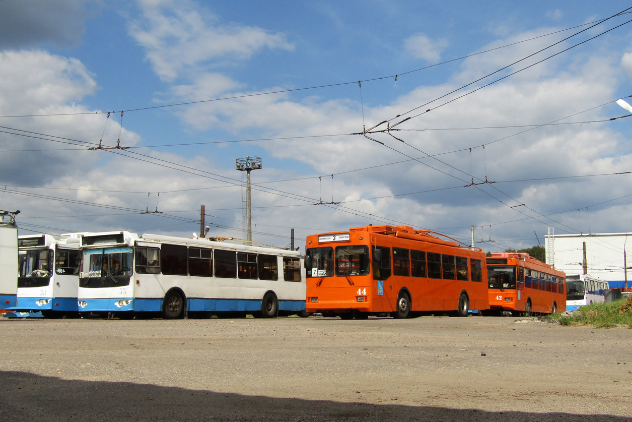 Кострома, ЗиУ-682Г-016 (018) (обр. 2009) № 35; Кострома, Тролза-5275.05 «Оптима» (КР МТрЗ) № 44