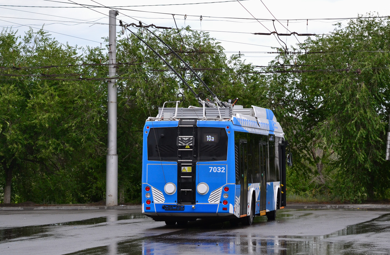 Волгоград, БКМ 32100D № 7032