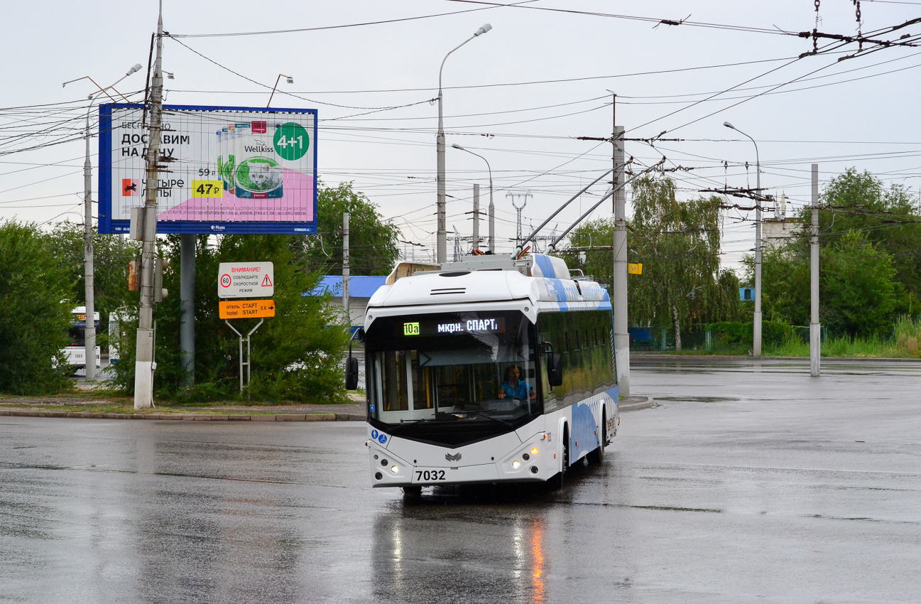 Волгоград, БКМ 32100D № 7032