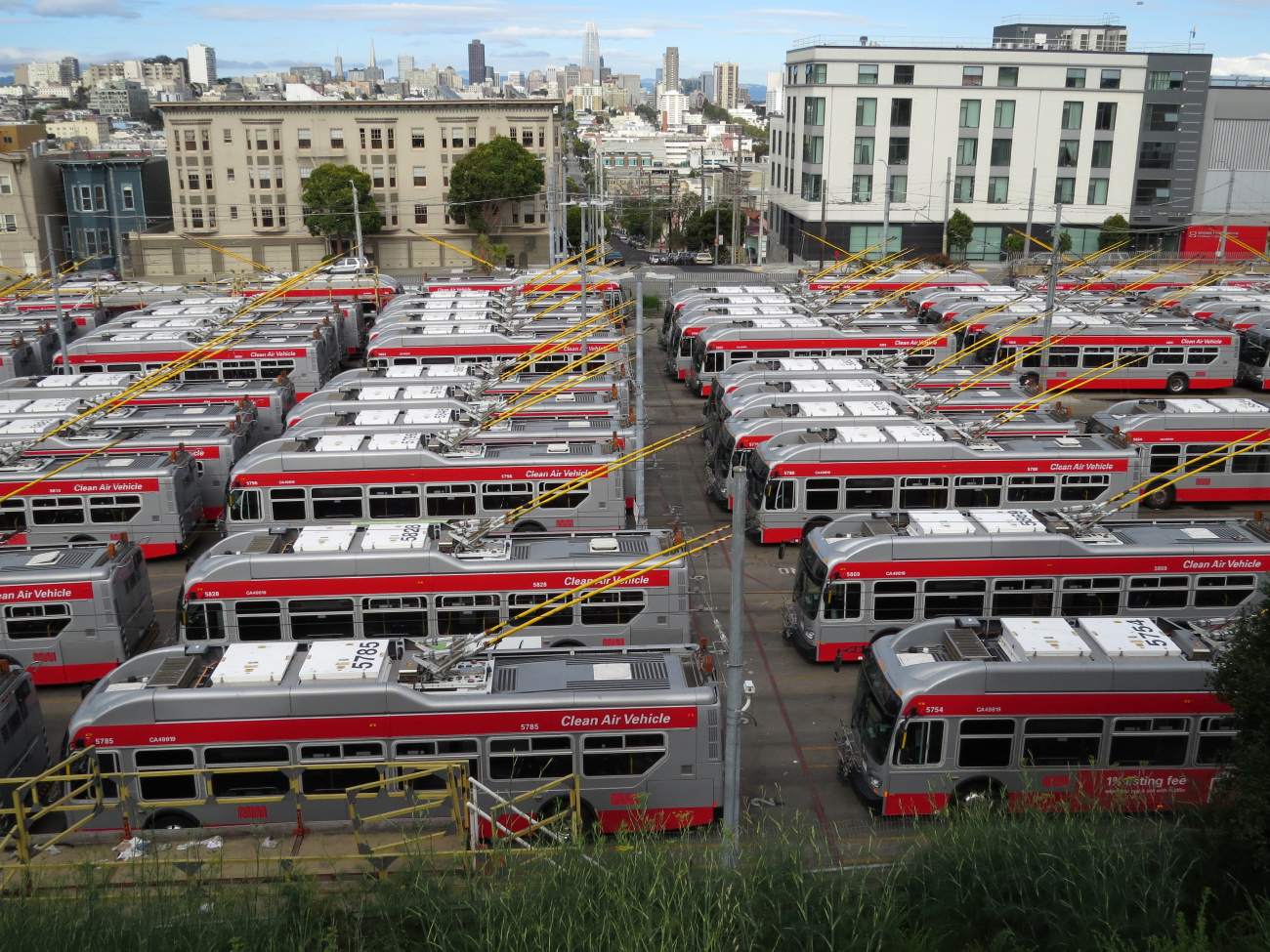 Сан-Франциско, область залива, New Flyer Xcelsior XT40 № 5796; Сан-Франциско, область залива, New Flyer Xcelsior XT40 № 5828; Сан-Франциско, область залива, New Flyer Xcelsior XT40 № 5785; Сан-Франциско, область залива, New Flyer Xcelsior XT40 № 5780; Сан-Франциско, область залива, New Flyer Xcelsior XT40 № 5869; Сан-Франциско, область залива, New Flyer Xcelsior XT40 № 5754