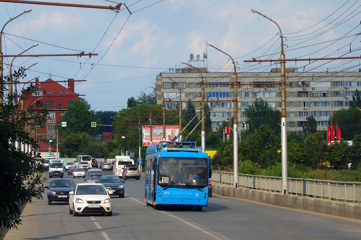 Саратов, Тролза-5265.00 «Мегаполис» № 1372; Саратов — Контактная сеть; Саратов — Разные фотографии