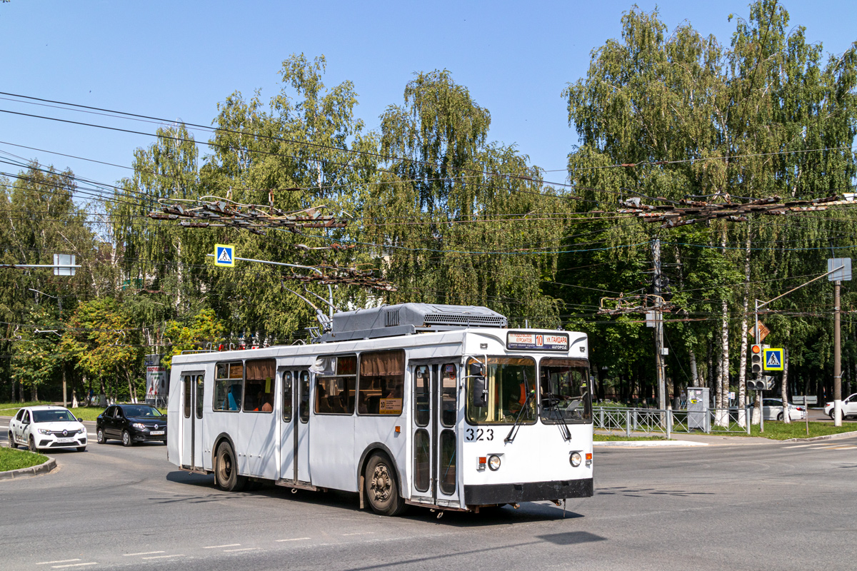 Йошкар-Ола, ЗиУ-682ГМ1 (с широкой передней дверью) № 323