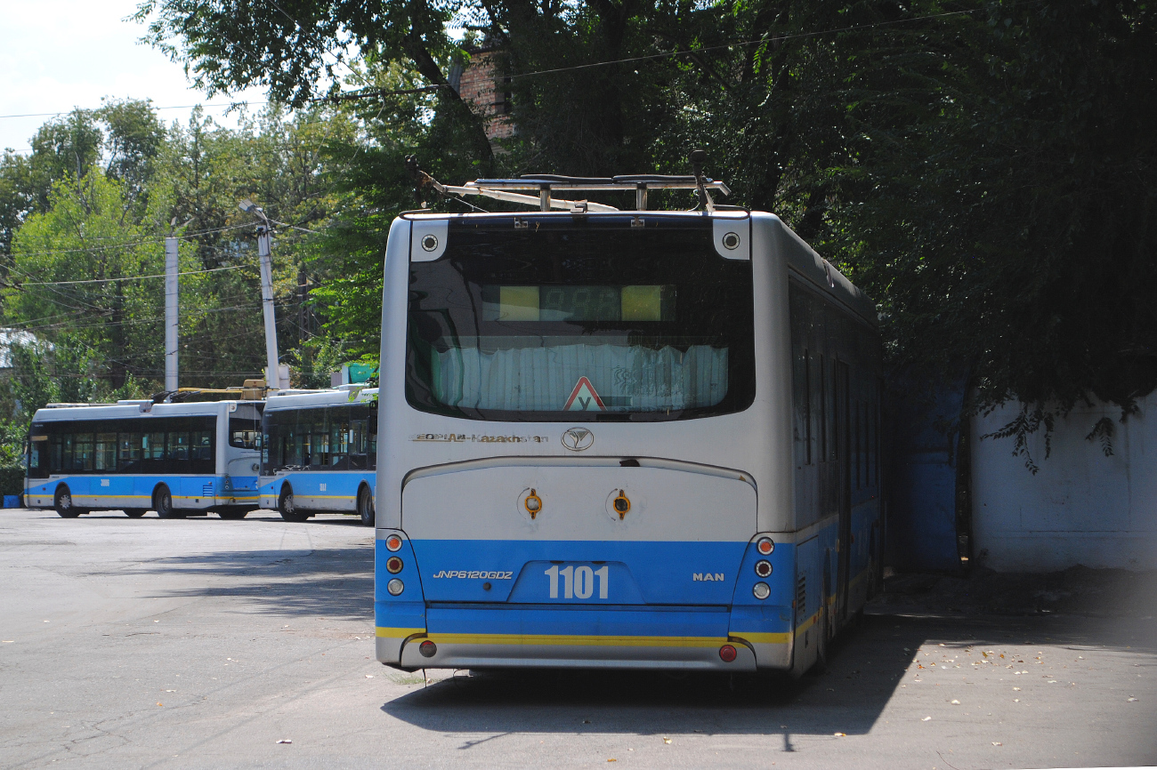 Алматы, YoungMan JNP6120GDZ (Neoplan Kazakhstan) № 1101