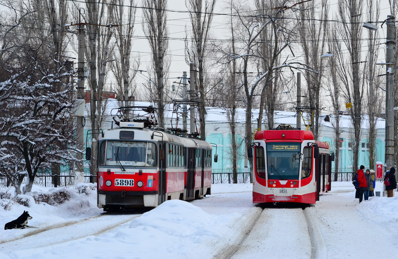 Волгоград, МТТА-2 № 5898; Волгоград, 71-623-03 № 5851; Транспорт и животные