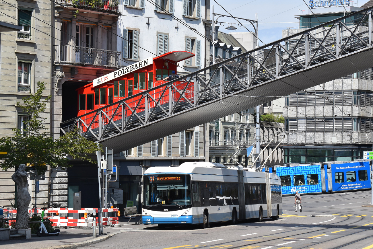 Цюрих, Doppelmayr/CWA № 2; Цюрих, Hess lighTram (BGGT-N2C) № 84 Цюрих, Doppelmayr/CWA № 2; Цюрих, Hess lighTram (BGGT-N2C) № 84