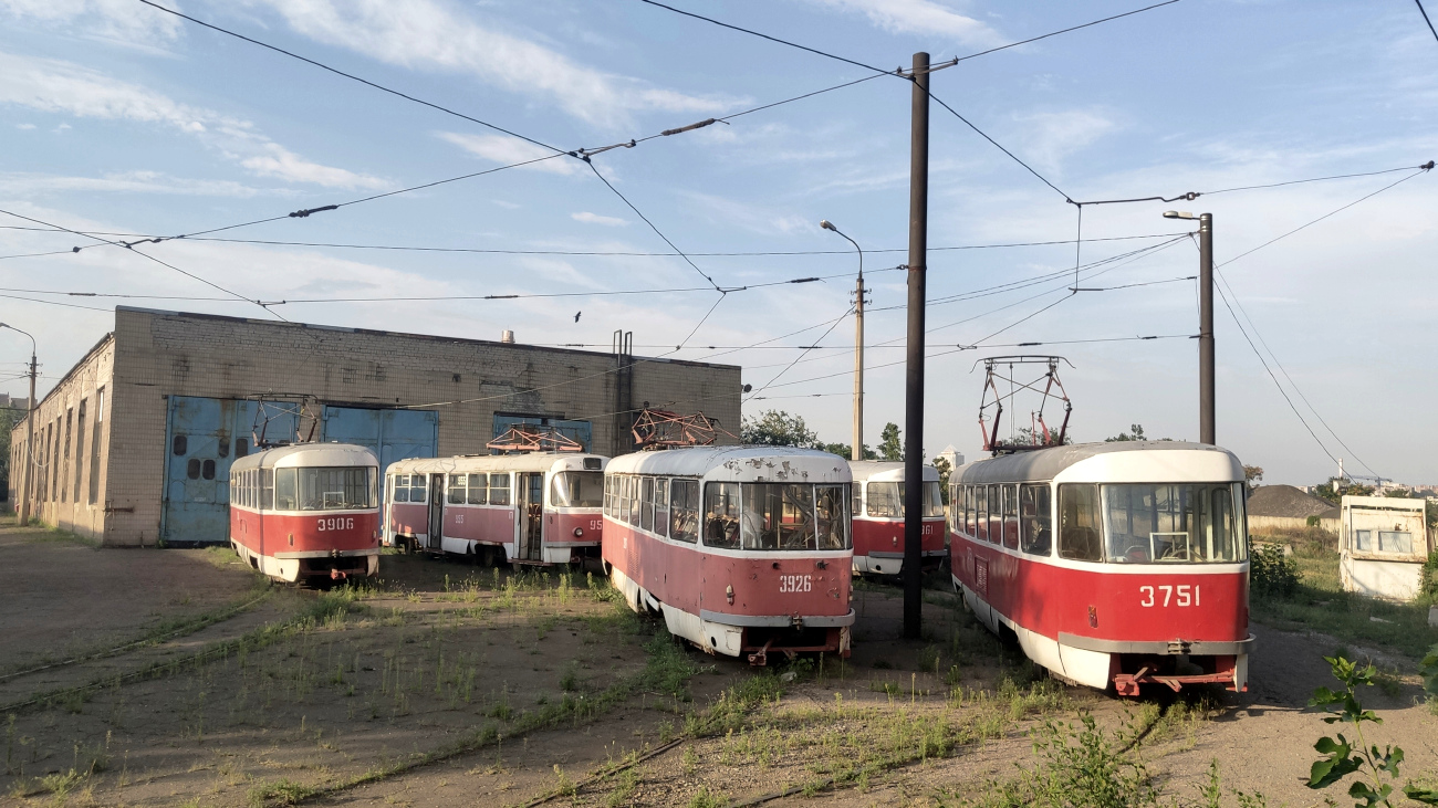 დონეცკი, Tatra T3SU № 3926; დონეცკი, Tatra T3SU (2-door) № 3751 დონეცკი, Tatra T3SU № 3926; დონეცკი, Tatra T3SU (2-door) № 3751