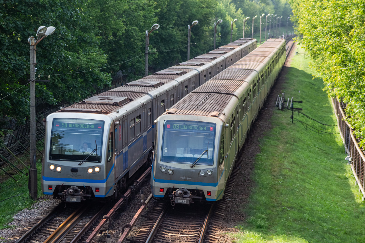 Москва, 81-740.4 «Русич» № 0282; Москва, 81-740.1 «Русич» № 0032