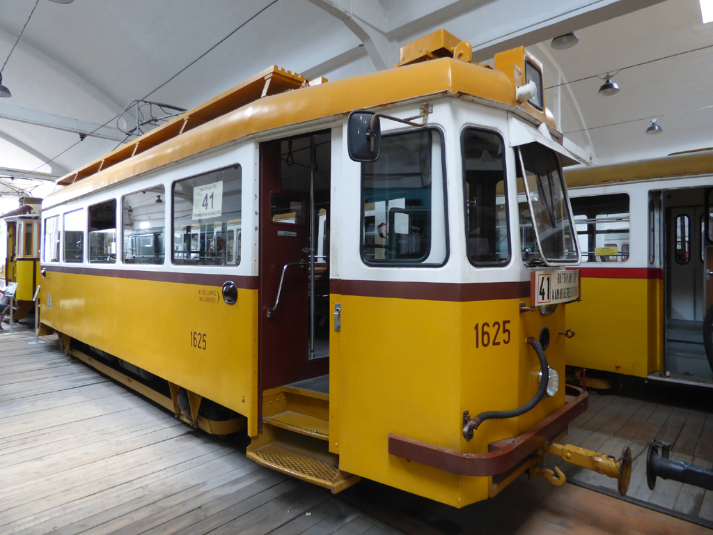 Будапешт, BKVT F1 № 1625; Будапешт — Музеи