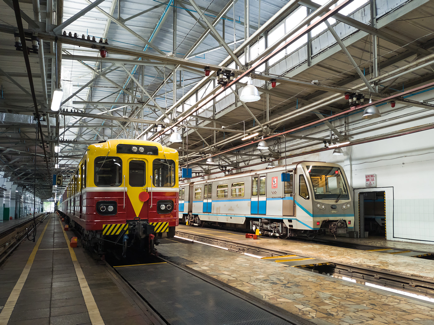 Москва, 81-580 № ВЭКА-001