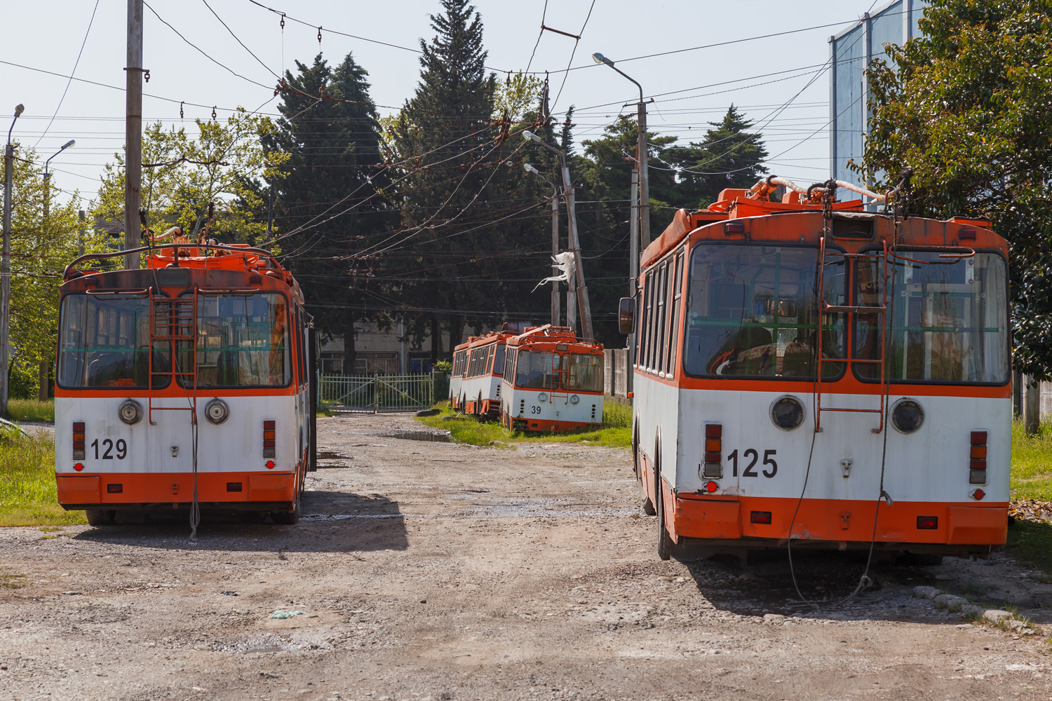 Сухум, ЗиУ-682Г-016.04 № 129; Сухум, ЗиУ-682Г-016.04 № 125; Сухум — Разные фотографии