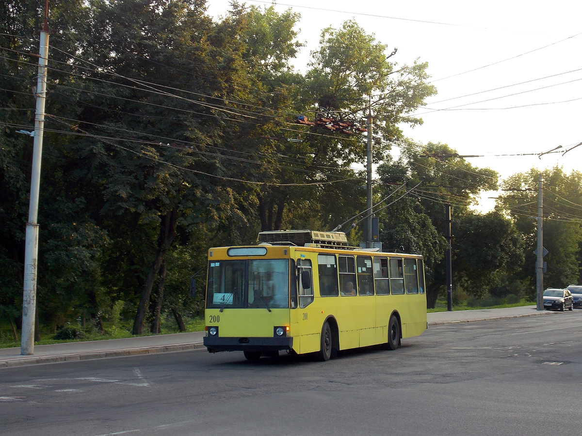 Луцк, ЮМЗ Т2 № 200