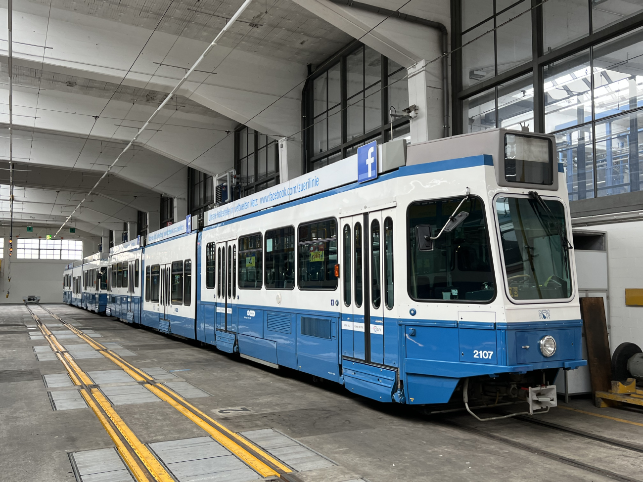 Цюрих, SWP/SIG/ABB Be 4/8 "Tram 2000 Sänfte" № 2107