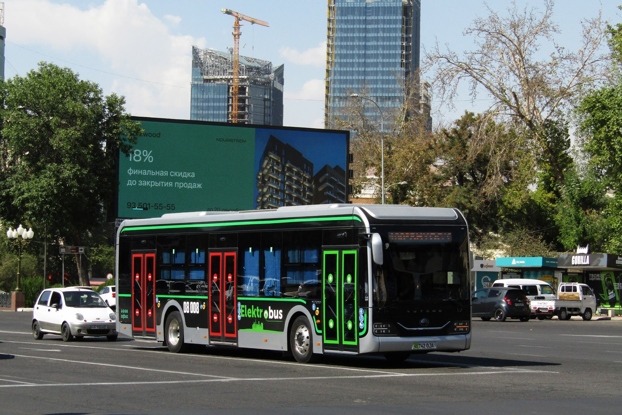 Ташкент, Yutong ZK6126BEVG № 08008