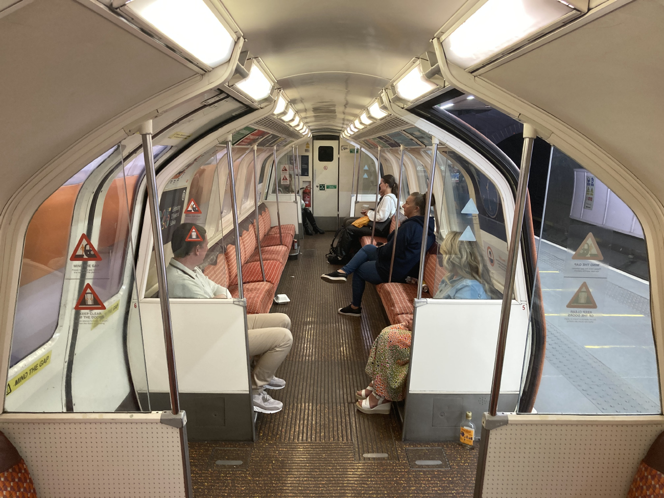 Глазго — Метрополитен — Подвижной состав