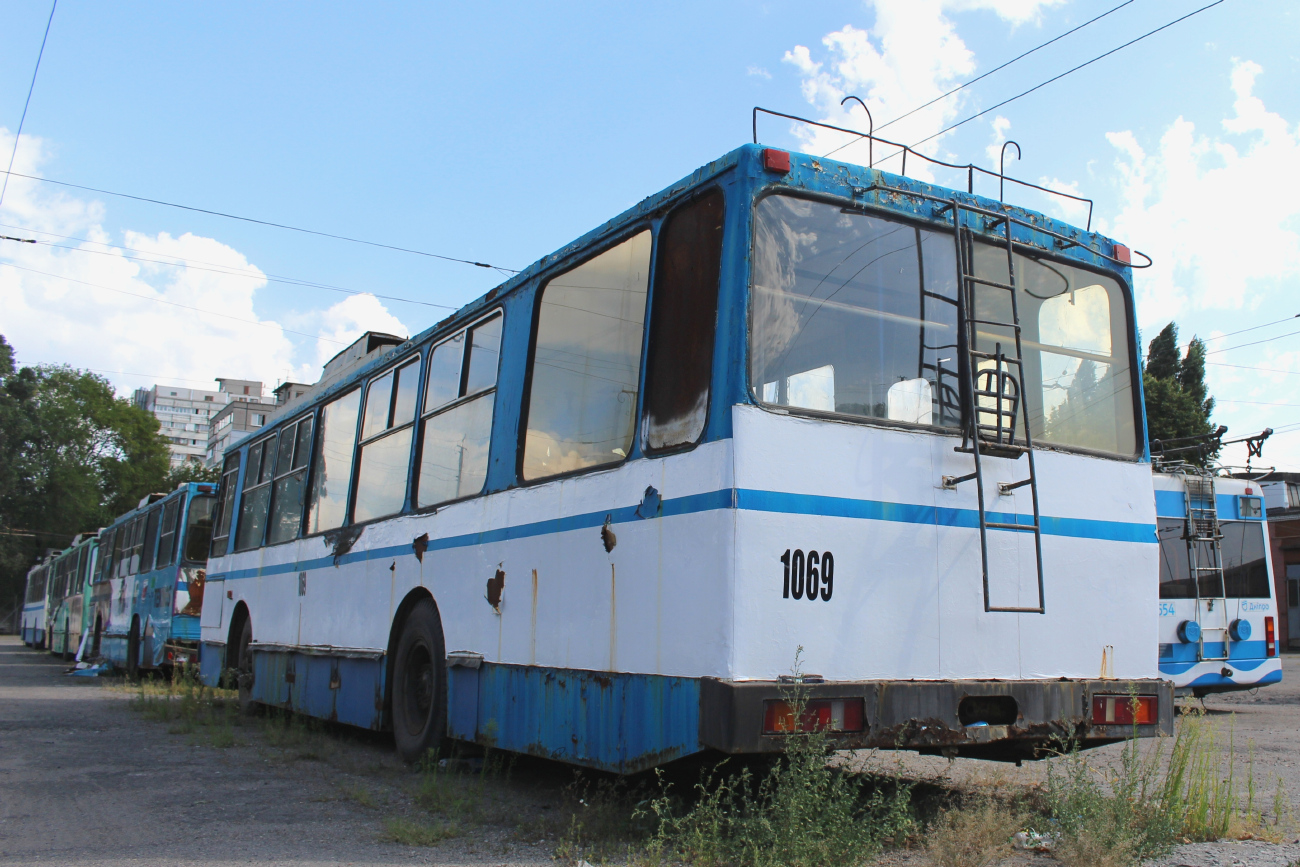 Днепр, ЮМЗ Т1Р (Т2П) № 1069