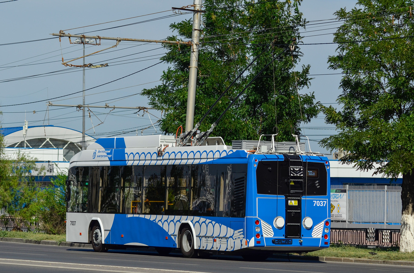 Волгоград, БКМ 32100D № 7037
