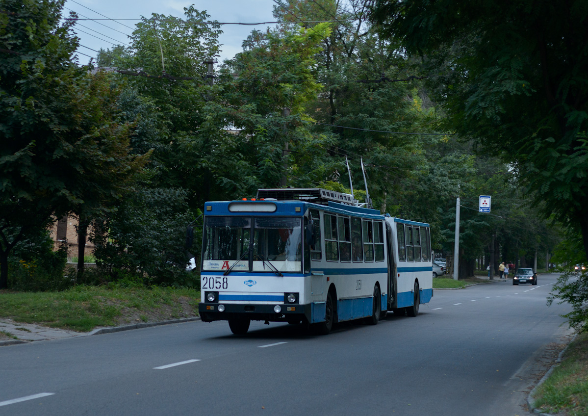 Днепр, ЮМЗ Т1 № 2058