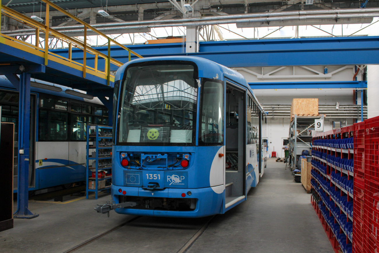 Острава, Vario LFR.E № 1351; Острава — День остравских транспортников 2022