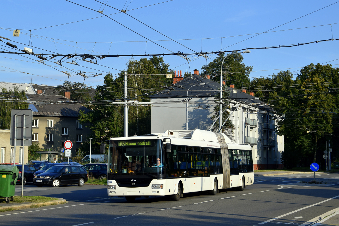 Ostrava, SOR TNB 18 č. 3951 Ostrava, SOR TNB 18 č. 3951