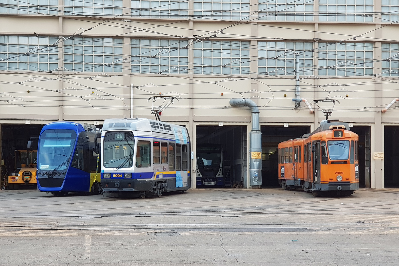Турин, Hitachi Rail Italy Sirio № 8001; Турин, GTT series 5000 № 5004; Турин, GTT(ATM) series 2800 № 2889 Турин, Hitachi Rail Italy Sirio № 8001; Турин, GTT series 5000 № 5004; Турин, GTT(ATM) series 2800 № 2889