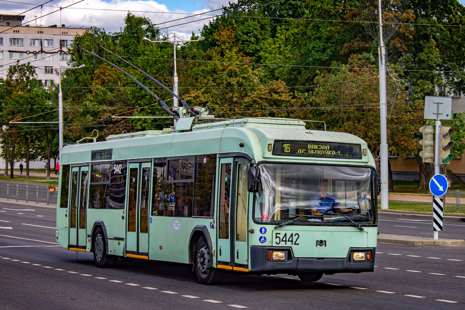 Минск, БКМ 32102 № 5442
