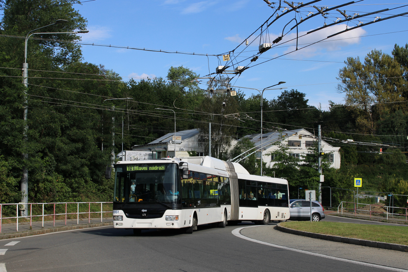 Острава, SOR TNB 18 № 3951 Острава, SOR TNB 18 № 3951