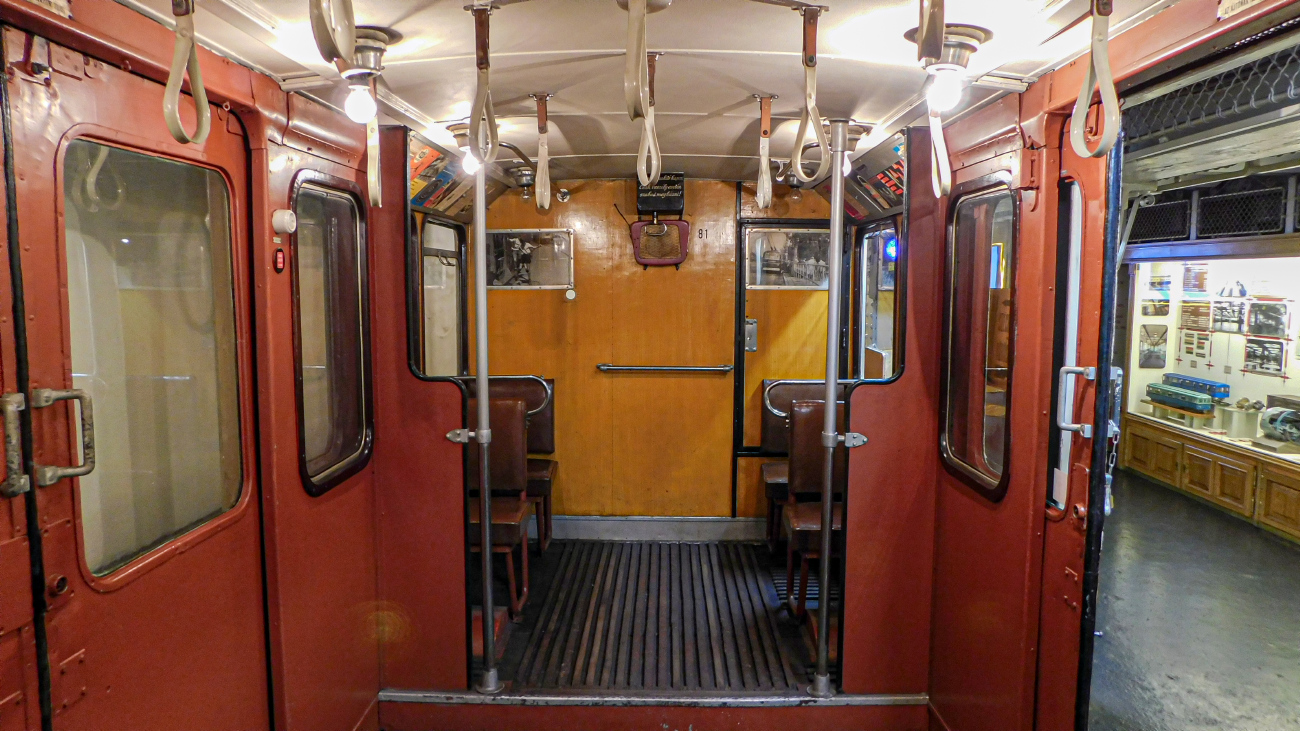 Budapesta, Füzesi 2-axle trailer car Nr. 81; Budapesta — Museums