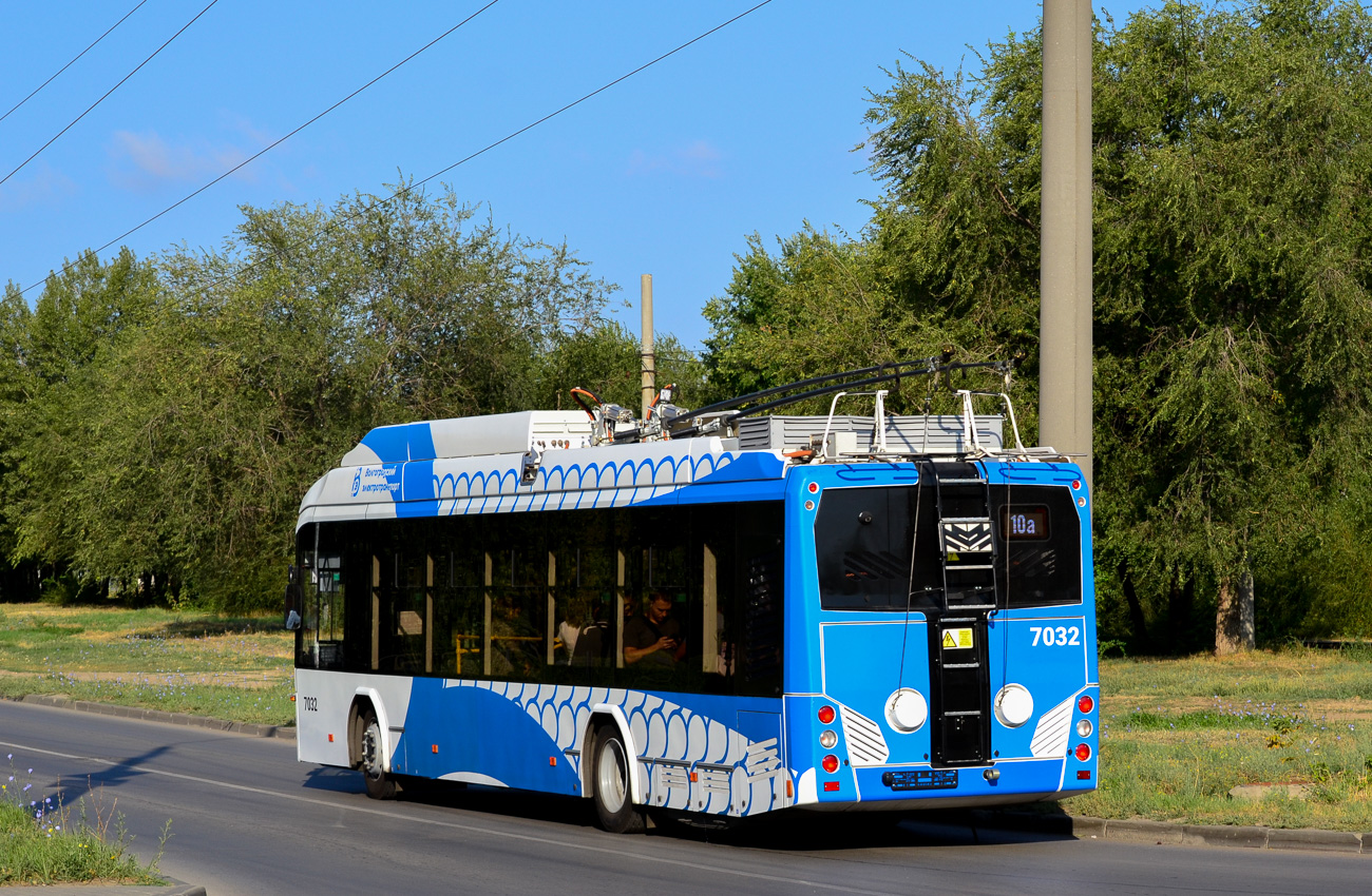 Волгоград, БКМ 32100D № 7032